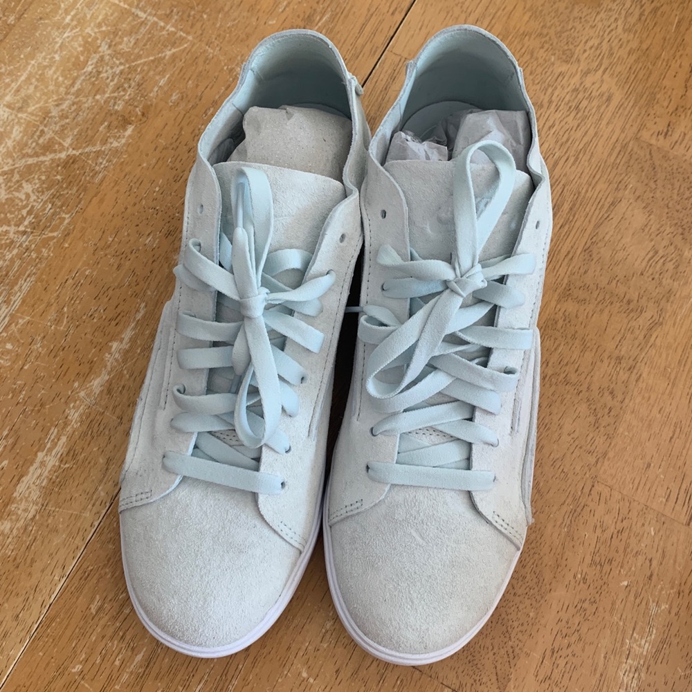 NEW IN BOX Womens Nikes